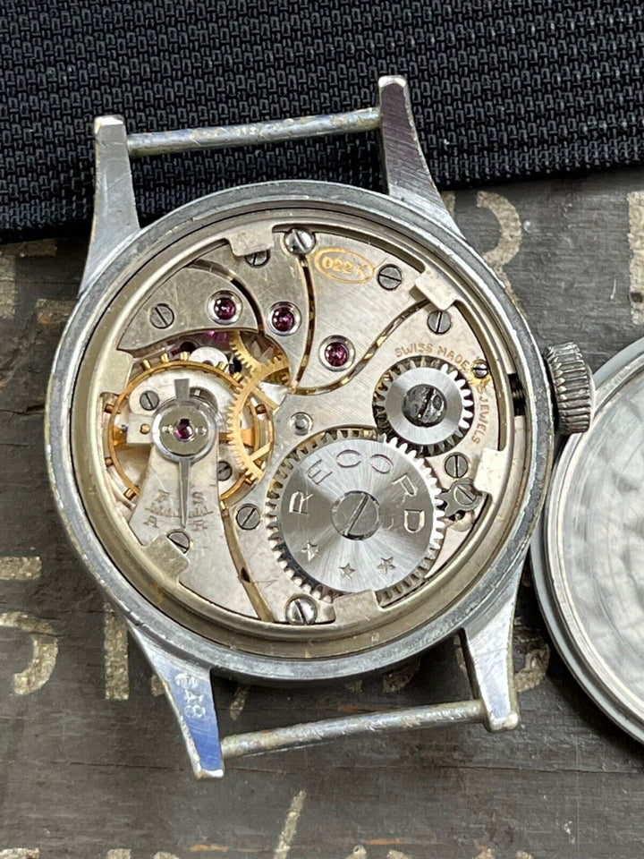 レコードWWW ダーティ・ダース ウォッチ cal.022K 自動巻き腕時計 WW2支給品 1944/45年 - 整備・動作確認済み