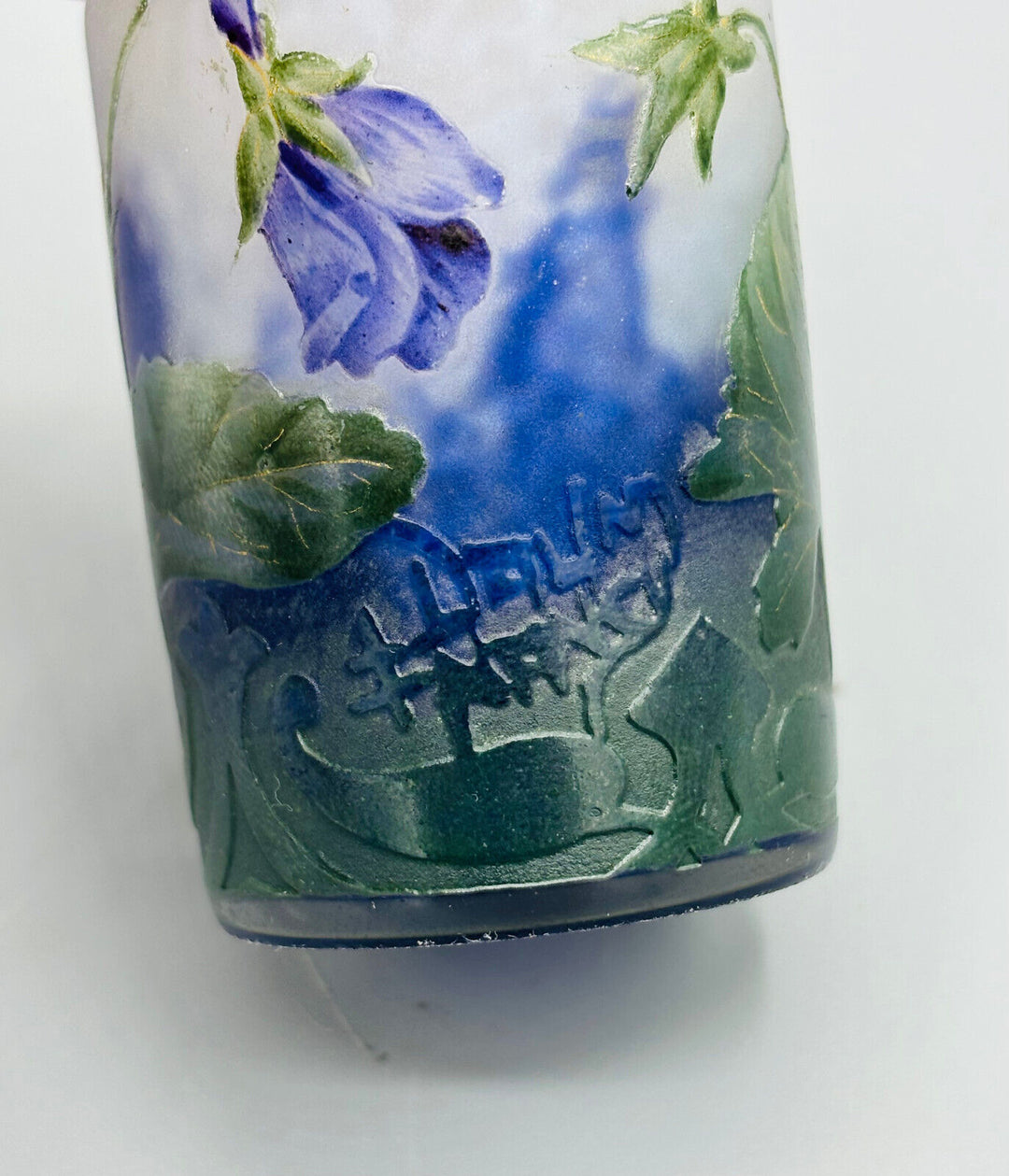 ドーム兄弟（ドームナンシー）スミレの花が描かれた香水瓶
