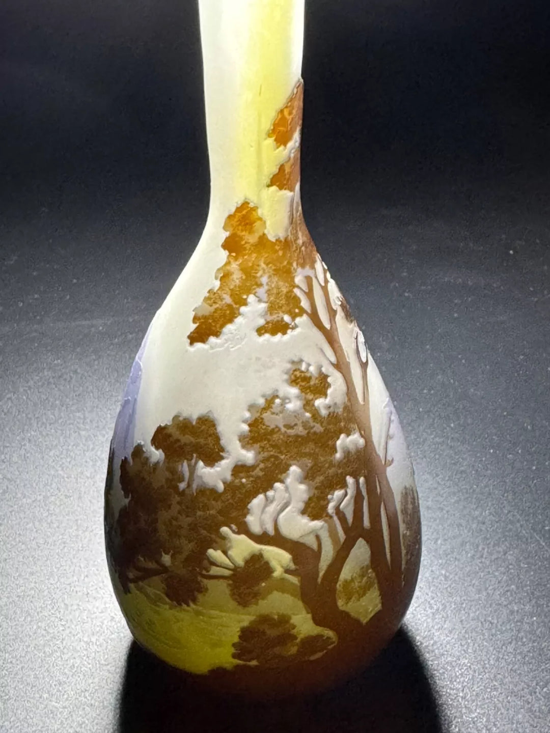 エミールガレ 山と湖の風景が描かれた一輪挿し バンジョー型花瓶