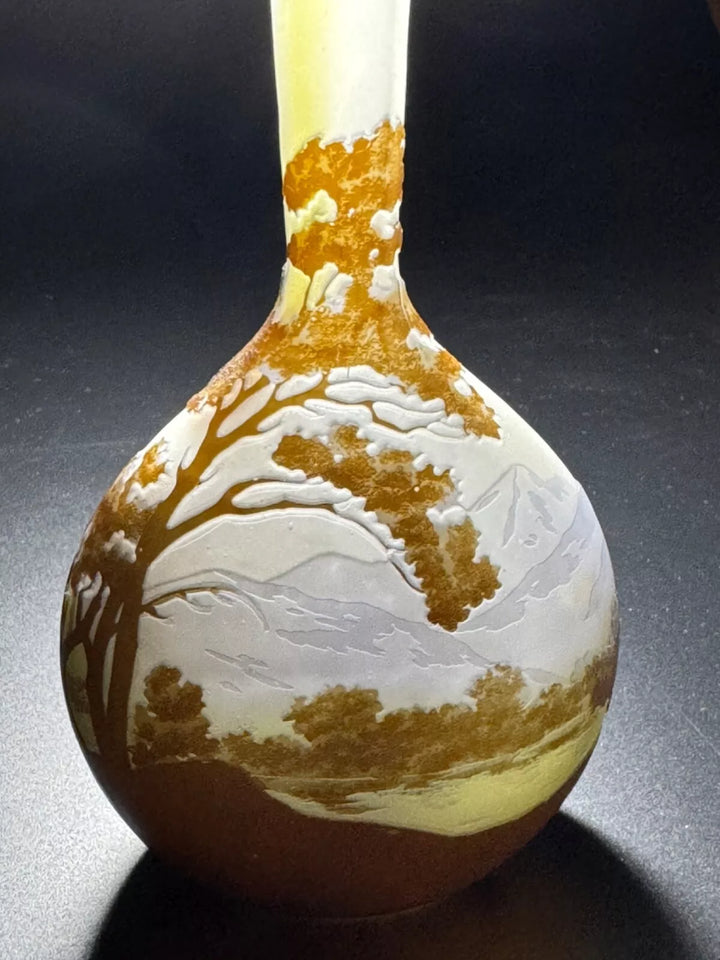 エミールガレ 山と湖の風景が描かれた一輪挿し バンジョー型花瓶