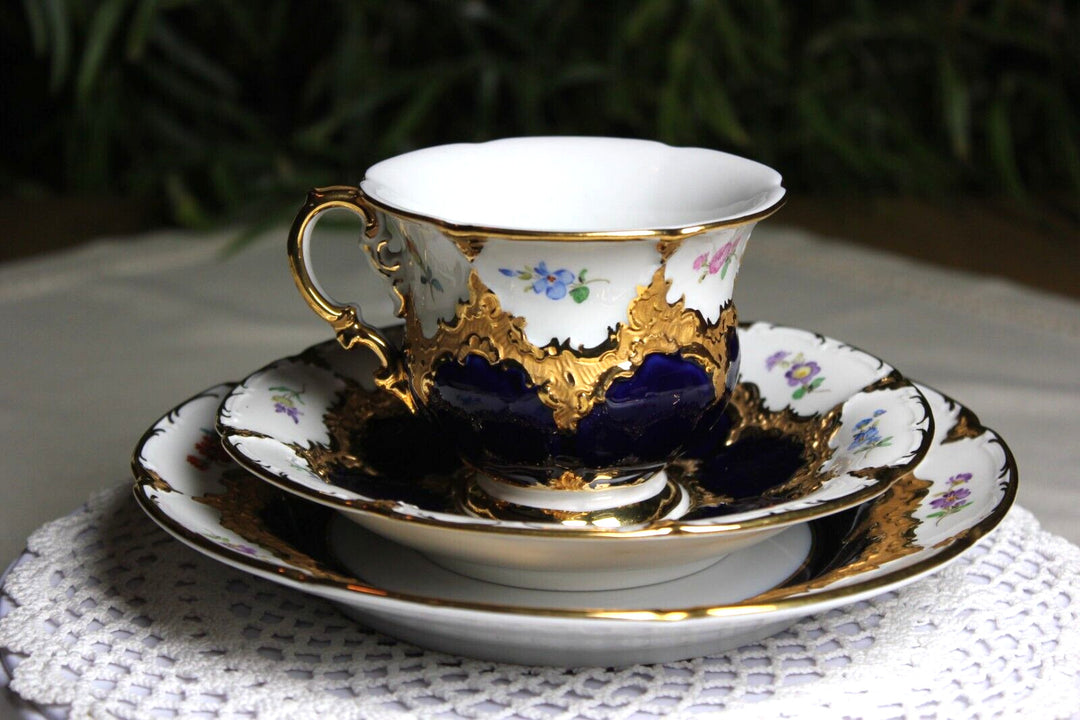 マイセン Bフォーム 花の絵が散りばめられたコバルトブルーの金縁コーヒーセット