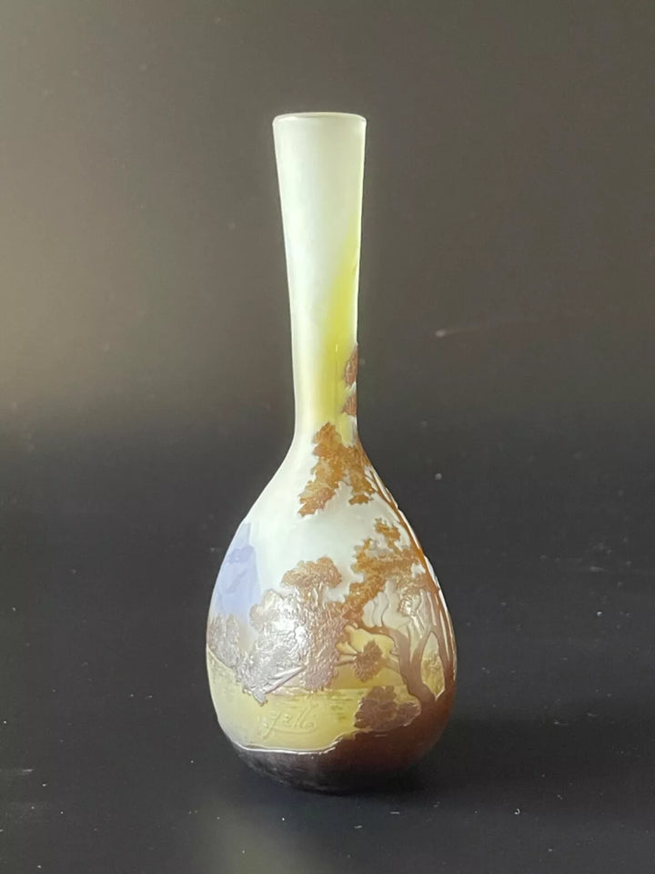 エミールガレ 山と湖の風景が描かれた一輪挿し バンジョー型花瓶