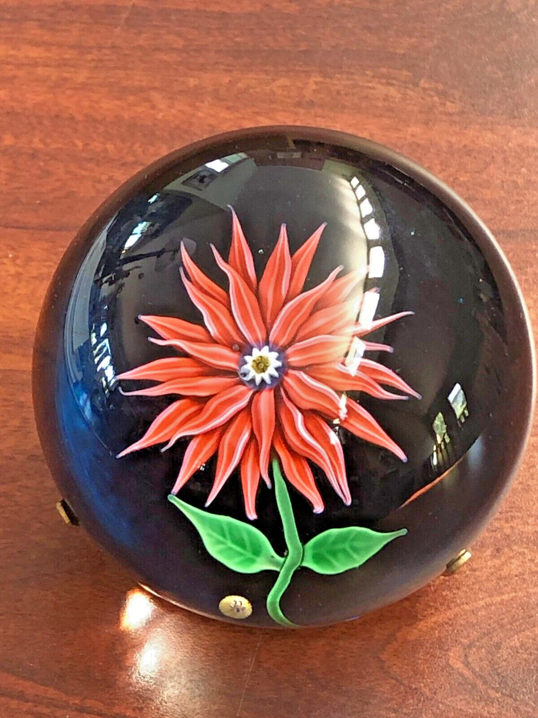 ヴィンテージ バカラ 花のガラスペーパーウェイト  1970年