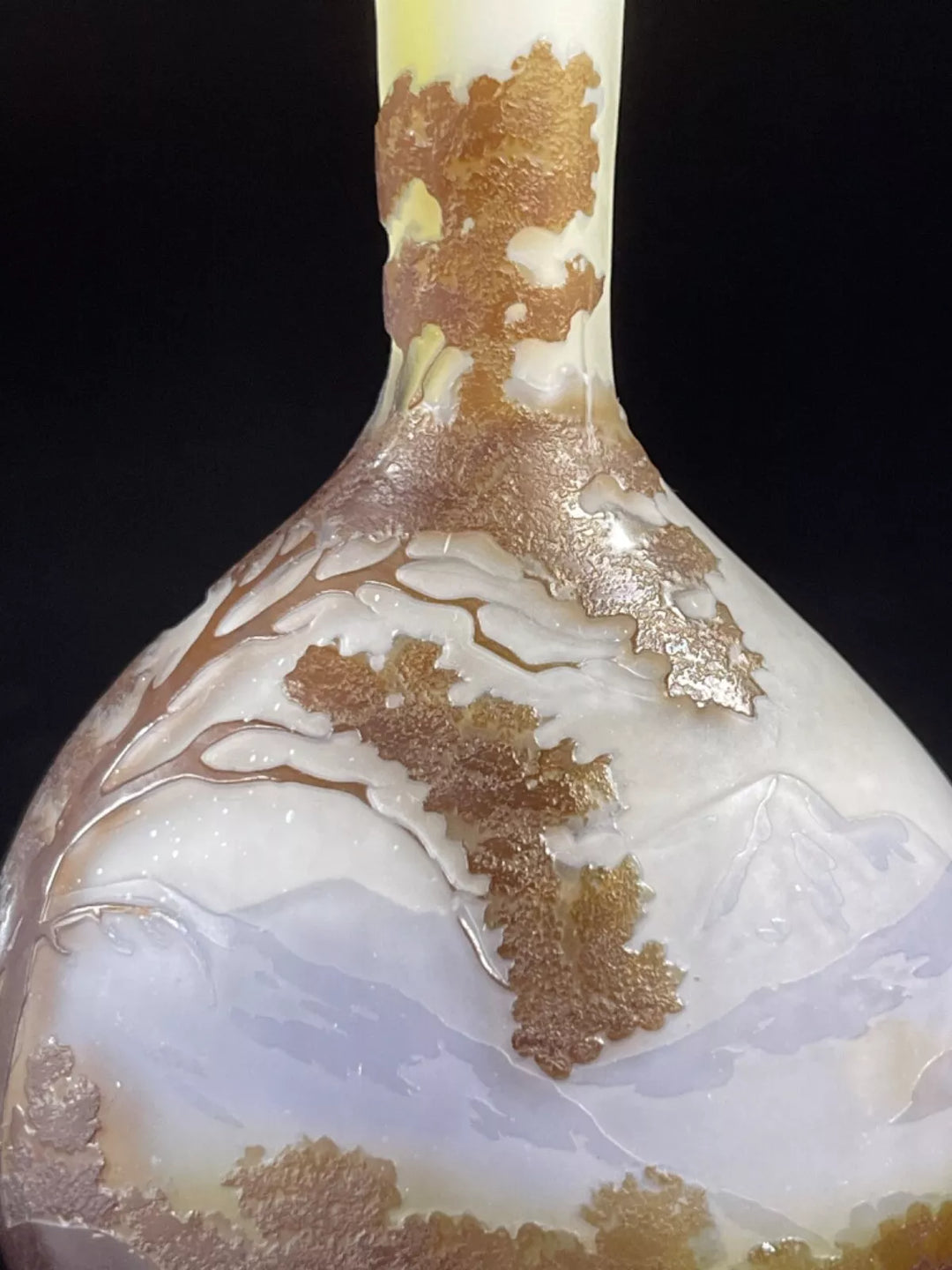 エミールガレ 山と湖の風景が描かれた一輪挿し バンジョー型花瓶