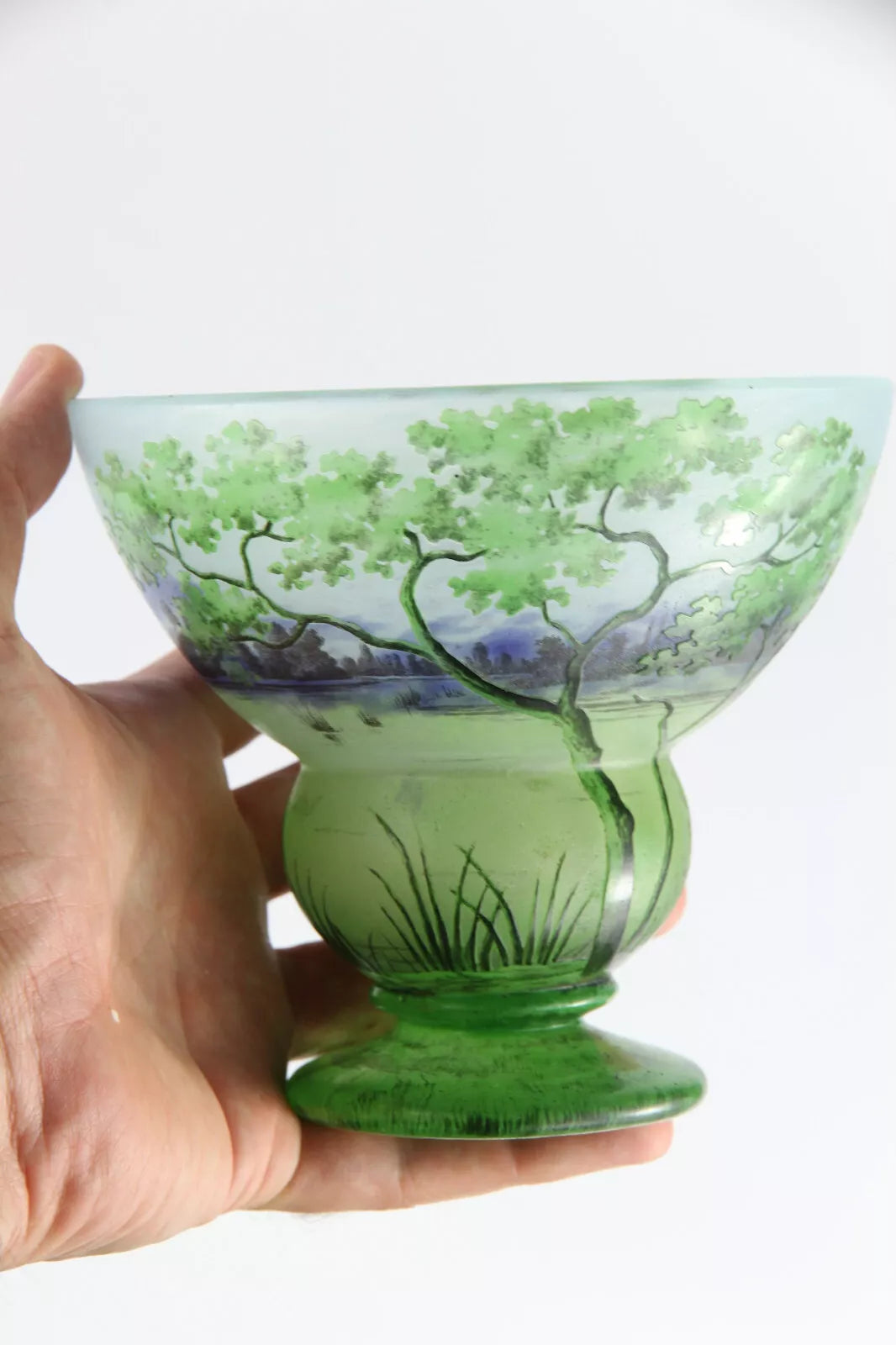 ドーム兄弟（ドームナンシー）四季を感じる湖畔の風景が描かれた花瓶