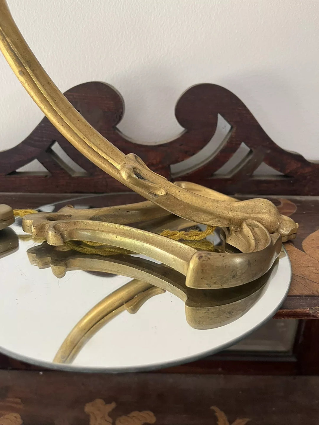 ドーム兄弟（ドームナンシー）菊の花が描かれたアンティークテーブルランプ