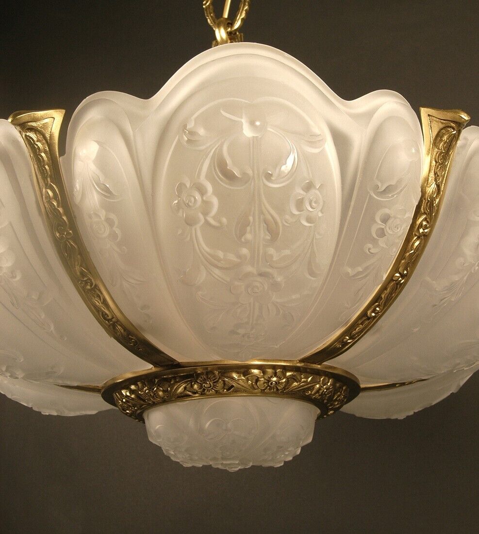 ラ・ラスレリー・ブリュッセロワーズ アールデコ調ブロンズとガラスの大型シャンデリア「ナクロクリスタル」