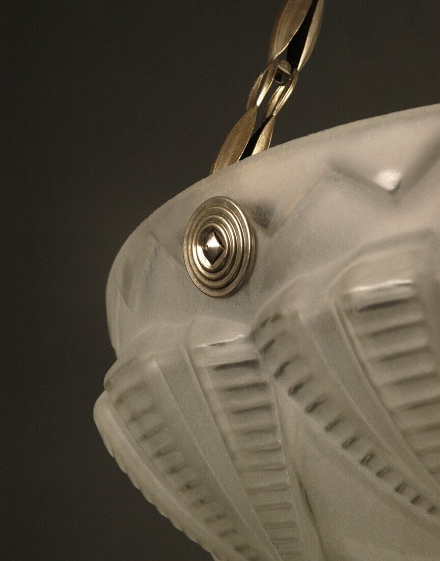 銀色の真鍮と型押しガラスのアールデコ調吊りランプ