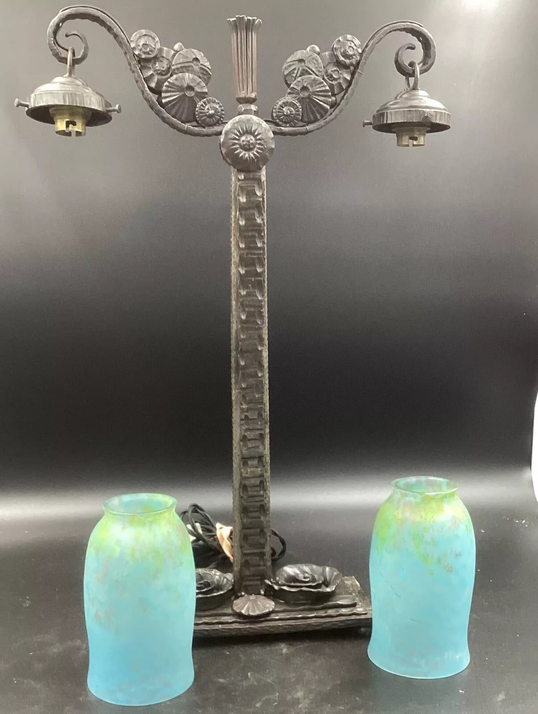 ドーム兄弟(ドームナンシー) チューリップのダブルテーブルランプ  アールヌーボー時代の作品