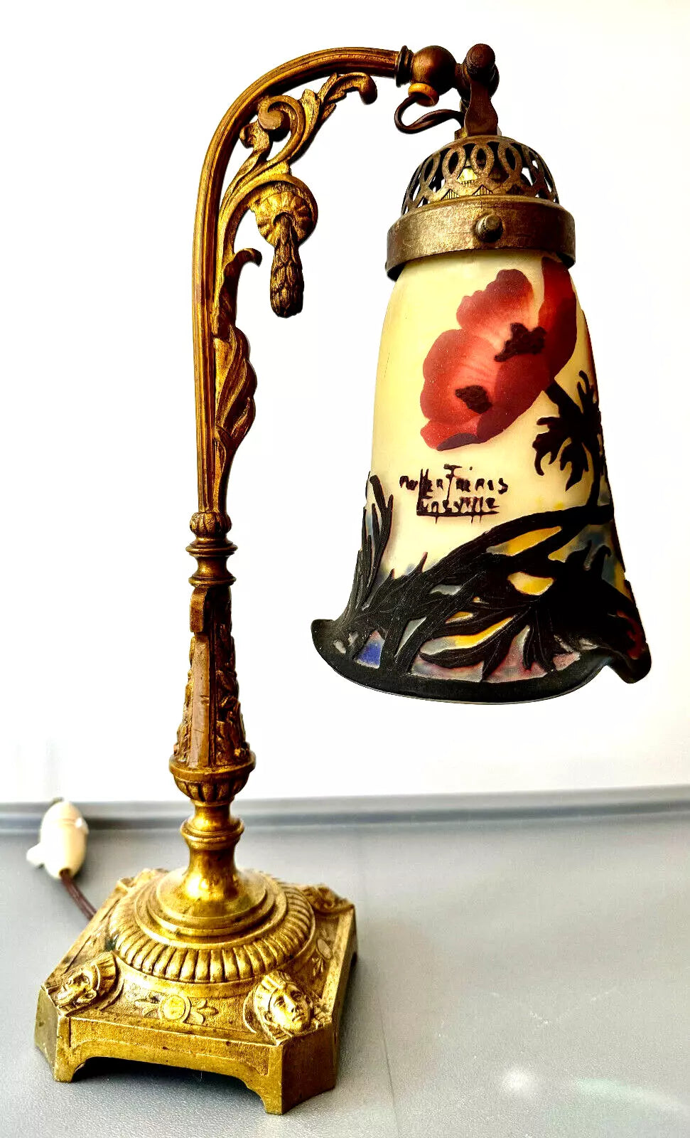 ミューラー兄弟 アネモネの花のアンティークテーブルランプ