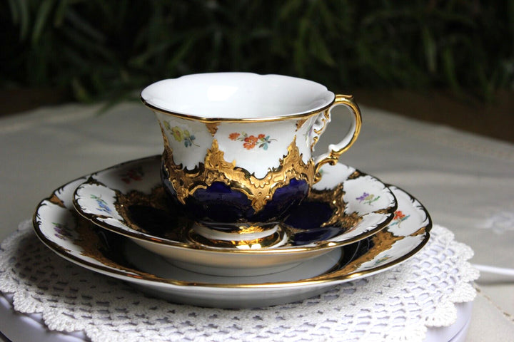 マイセン Bフォーム 花の絵が散りばめられたコバルトブルーの金縁コーヒーセット