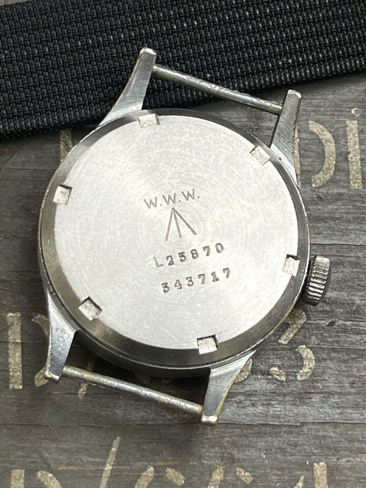 レコードWWW ダーティ・ダース ウォッチ cal.022K 自動巻き腕時計 WW2支給品 1944/45年 - 整備・動作確認済み