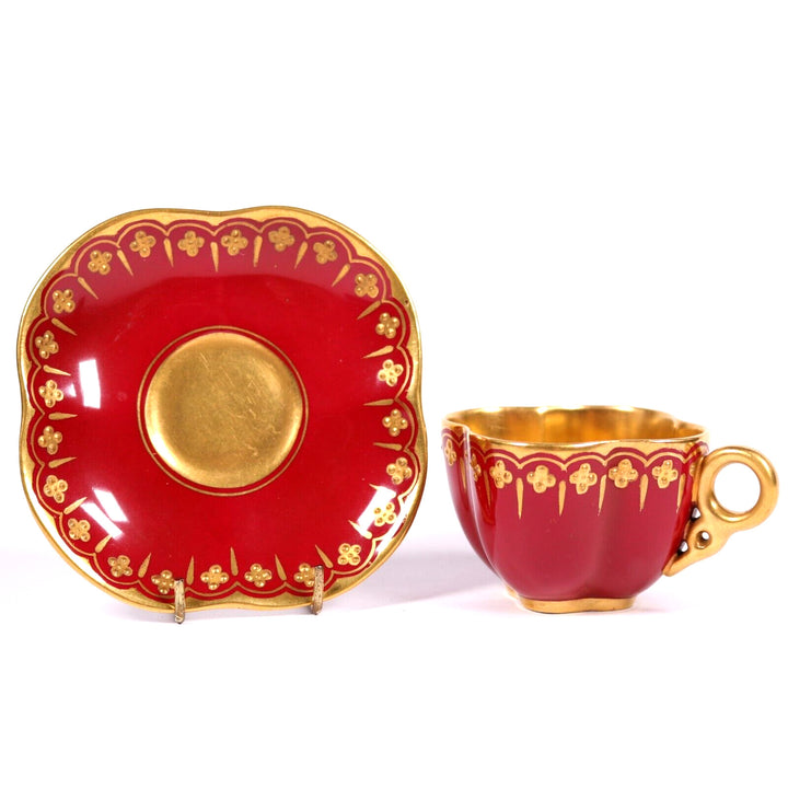 コールポート カップ＆ソーサー クワトレフォイルシェイプ マルーンレッド 1900年頃