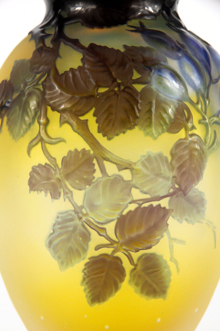 エミールガレ 薔薇の蕾が描かれた花瓶 1920年頃の作品　アールヌーボー期