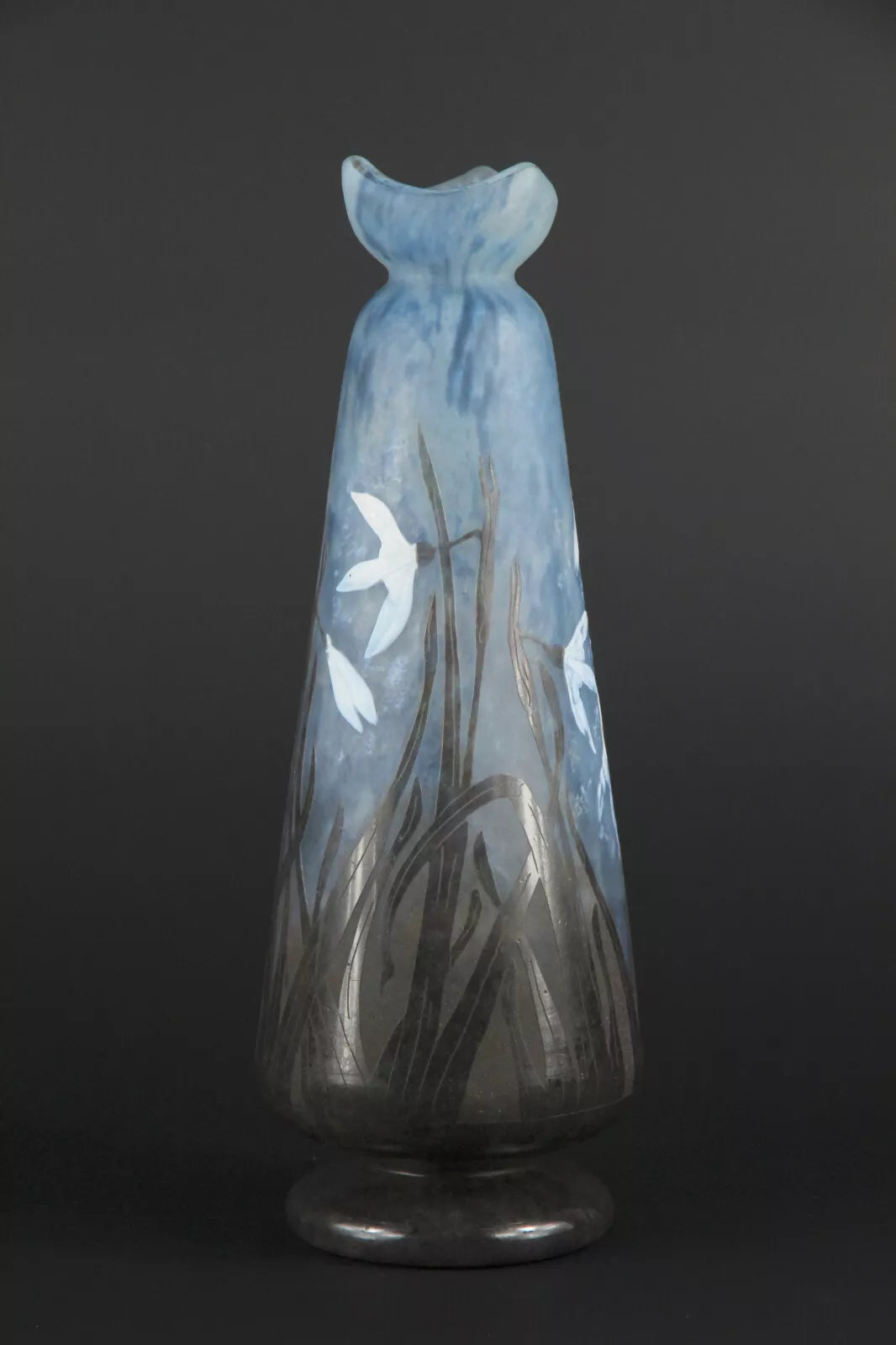 ドーム兄弟（ドームナンシー）スノードロップの花が描かれた花瓶