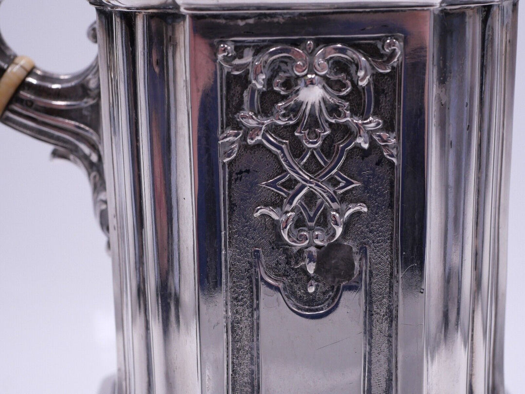 ピュイフォルカ純銀 スターリングシルバーのコーヒーポット  ゴシック様式