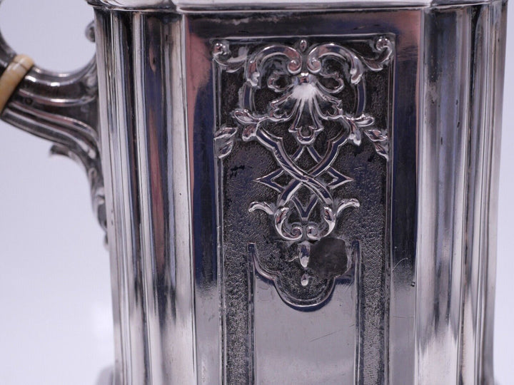 ピュイフォルカ純銀 スターリングシルバーのコーヒーポット  ゴシック様式