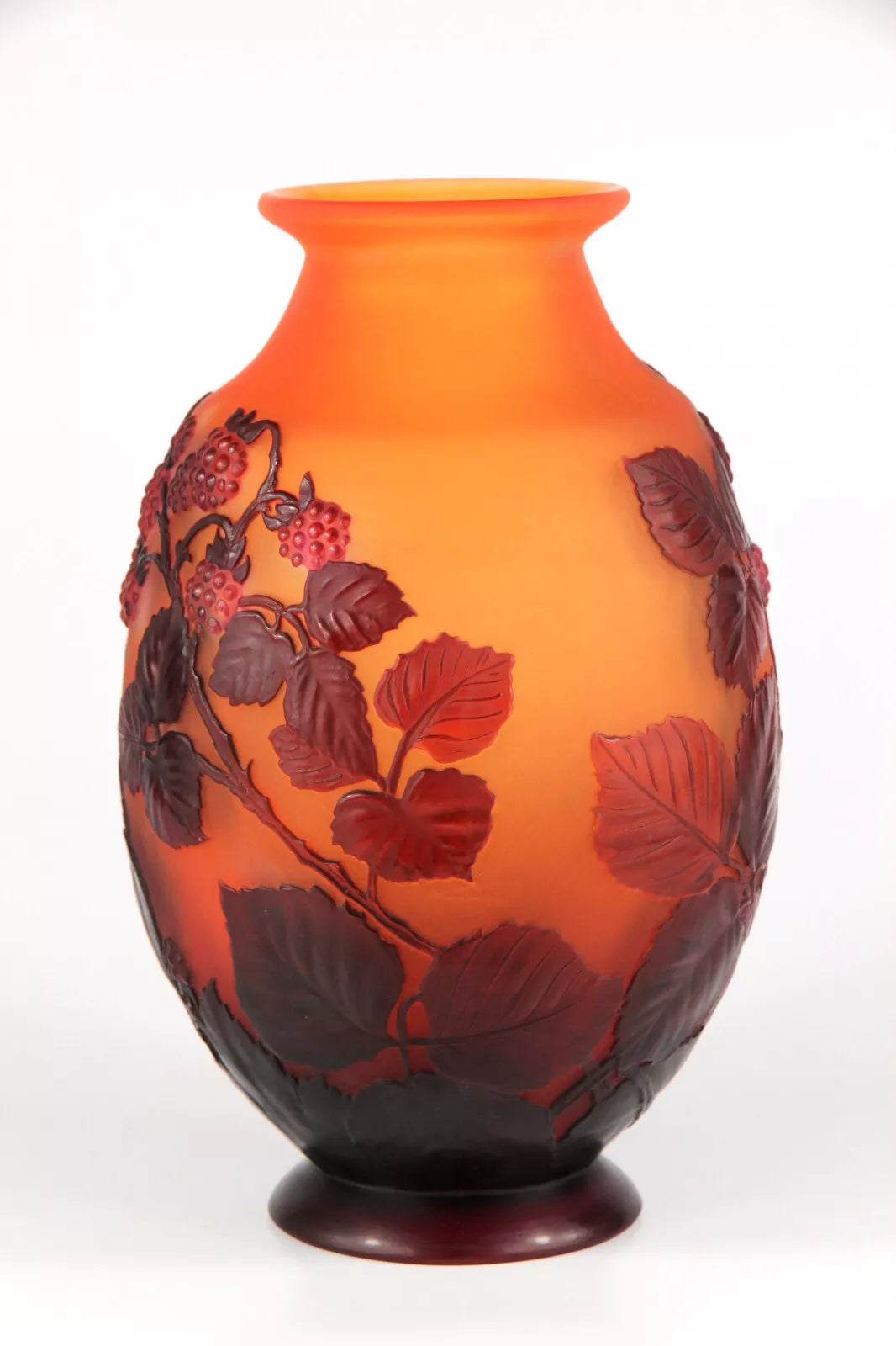 エミールガレ ラズベリーの実が描かれた花瓶 – アンティークテーブルウェア