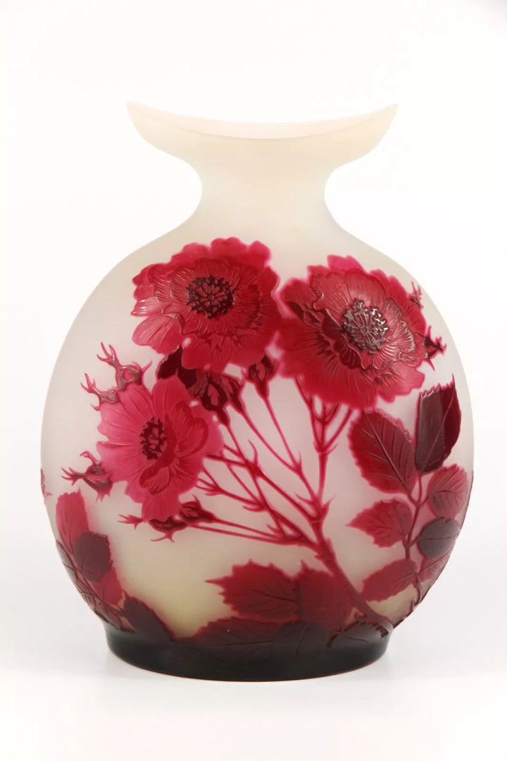 エミールガレ バラの花が描かれた花瓶