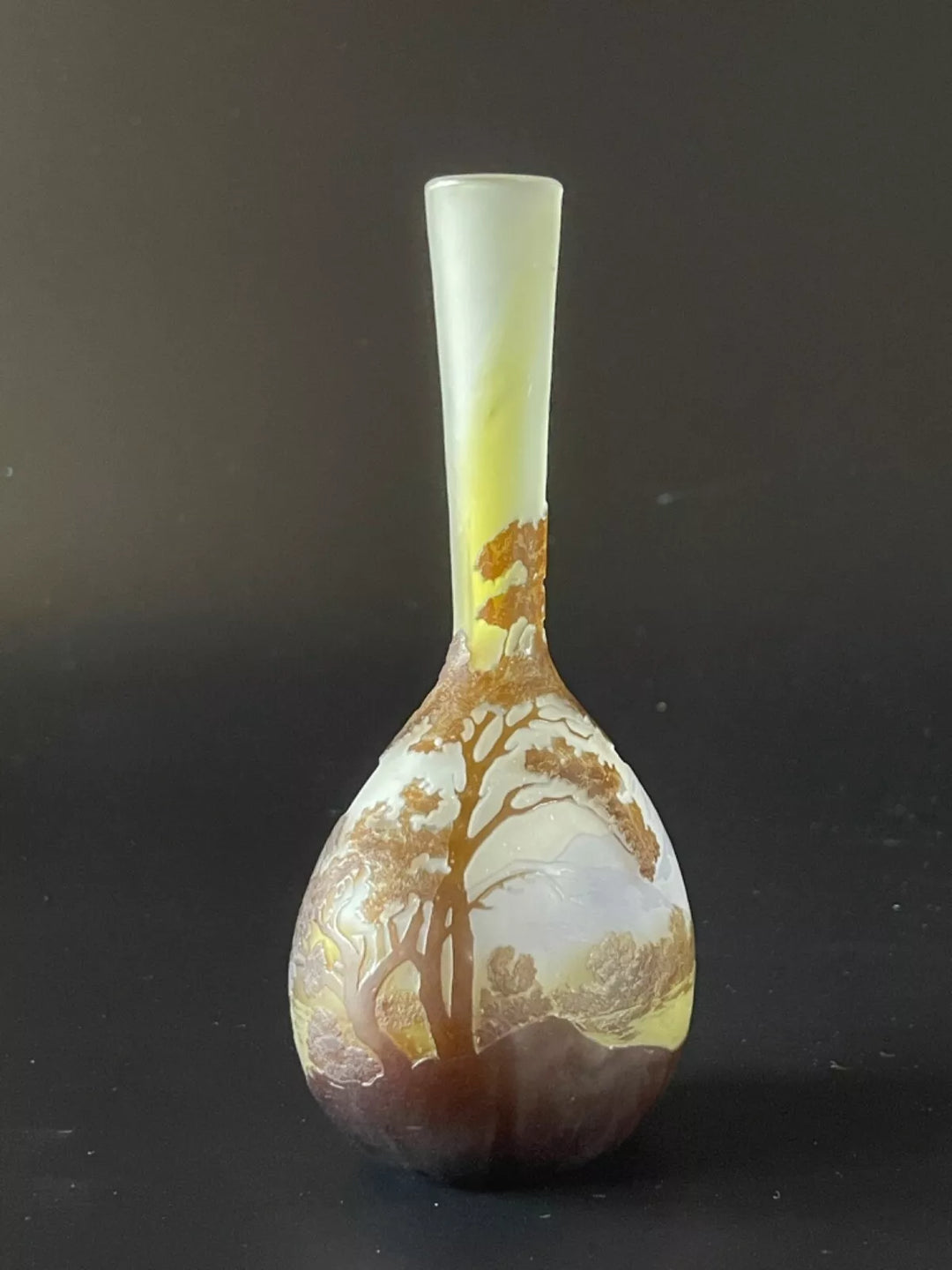 エミールガレ 山と湖の風景が描かれた一輪挿し バンジョー型花瓶