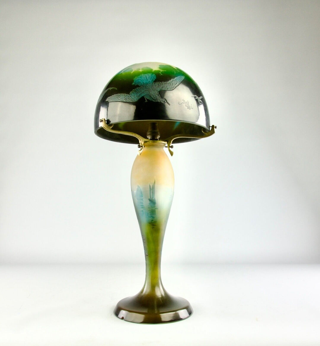 エミールガレ 「カモメと帆船」のアールヌーボー時代のアンティークテーブルランプ 1910年頃の作品