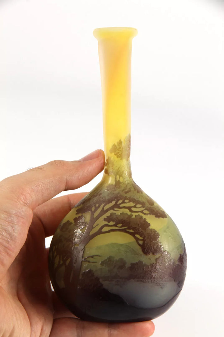 エミールガレ アルプスの湖畔風景が描かれた花瓶 – アンティーク