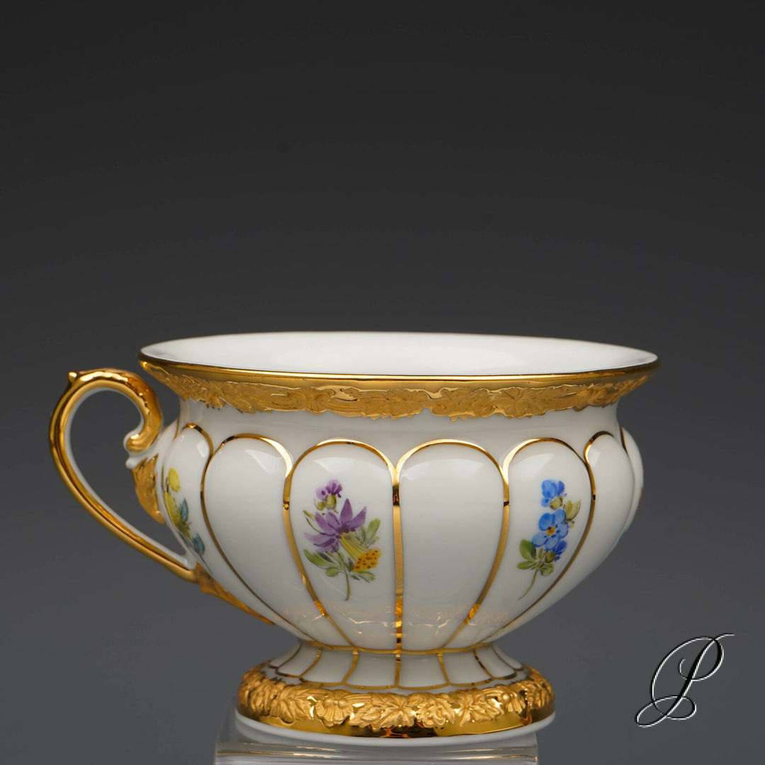 マイセンカップ　Xフォーム　カップ＆ソーサー＆プレート３