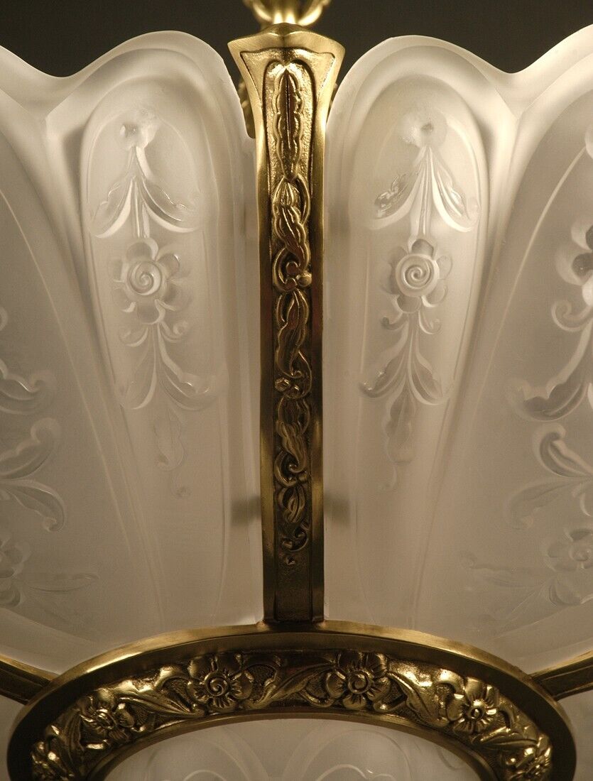 ラ・ラスレリー・ブリュッセロワーズ アールデコ調ブロンズとガラスの大型シャンデリア「ナクロクリスタル」