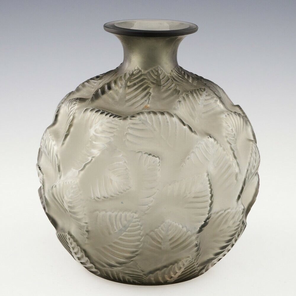 ルネ・ラリック オルモー ガラスの花瓶 1926年デザイン – アンティーク