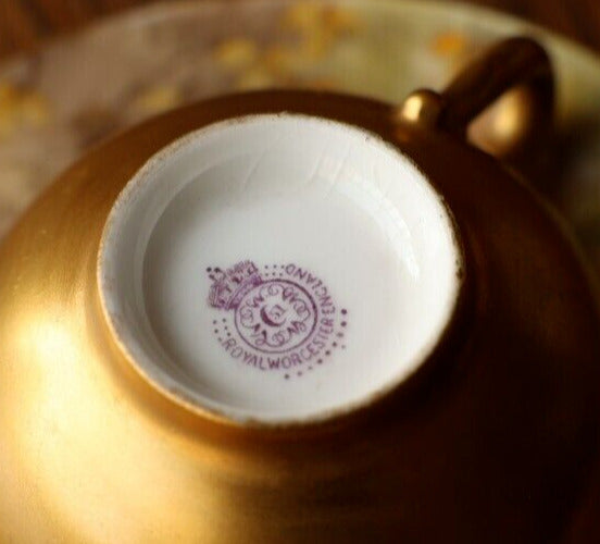 ロイヤルウースター  フルーツ柄のカップ＆ソーサー　イギリス製 1913年頃