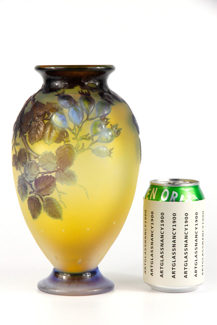 エミールガレ 薔薇の蕾が描かれた花瓶 1920年頃の作品　アールヌーボー期