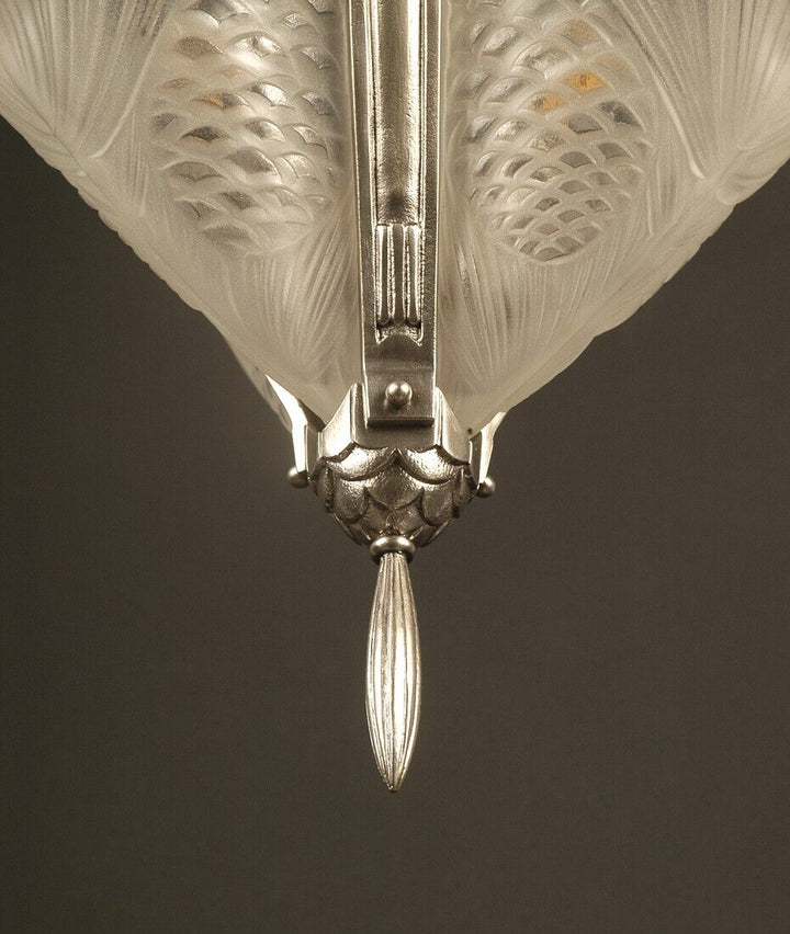 レオン・ユゲ、ドゥゲ アールデコ調シャンデリア シルバーメッキブロンズと型押しガラスのペンダントライト