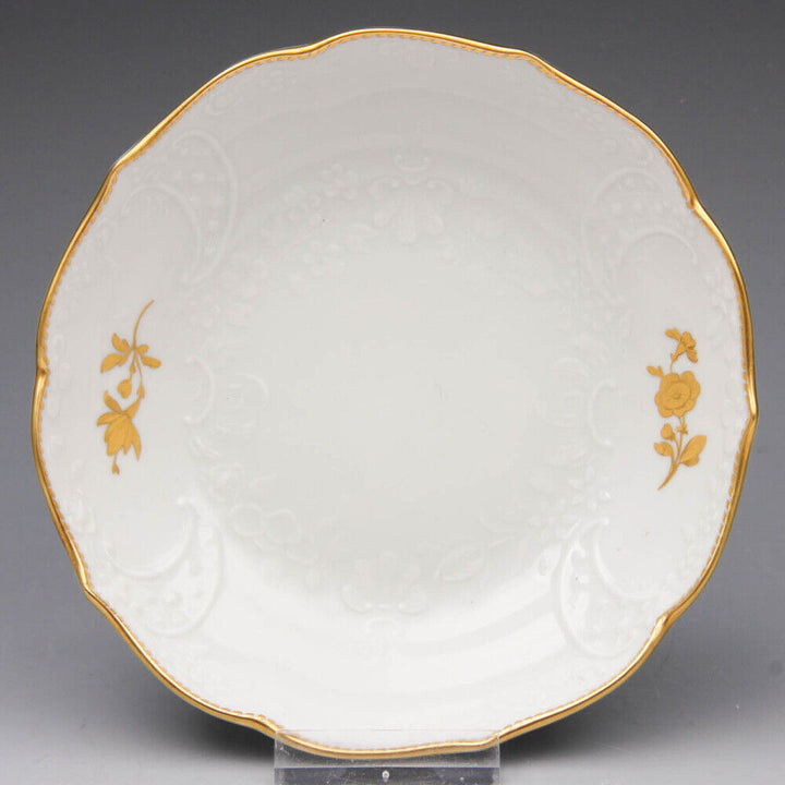 マイセン食器 レリーフとノイマルセイユ（金の枝葉）が描かれたコーヒーカップセット