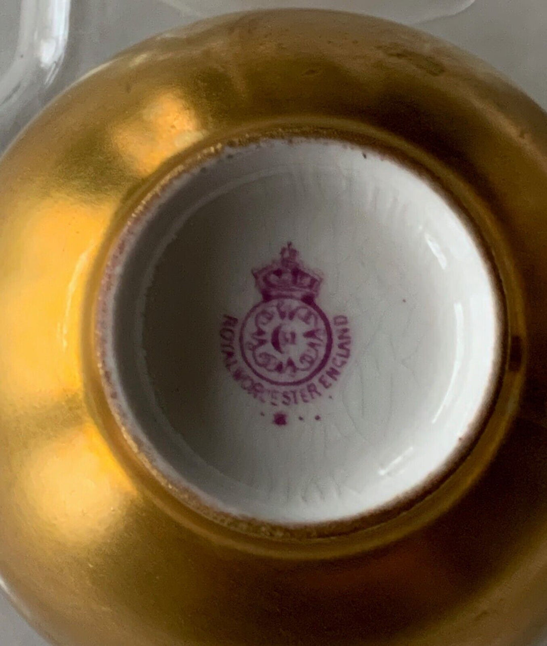 ロイヤルウースター 薔薇の手描きのデミタスカップ＆ソーサー 1919年頃