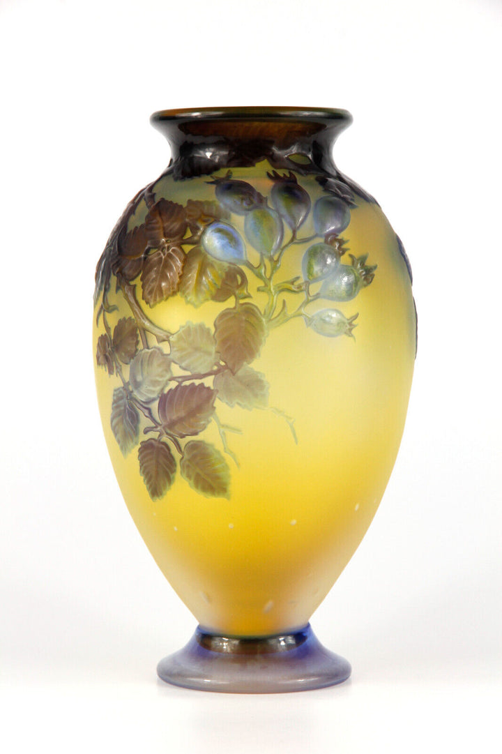 エミールガレ 薔薇の蕾が描かれた花瓶 1920年頃の作品　アールヌーボー期