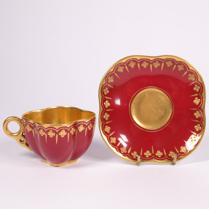 コールポート カップ＆ソーサー クワトレフォイルシェイプ マルーンレッド 1900年頃