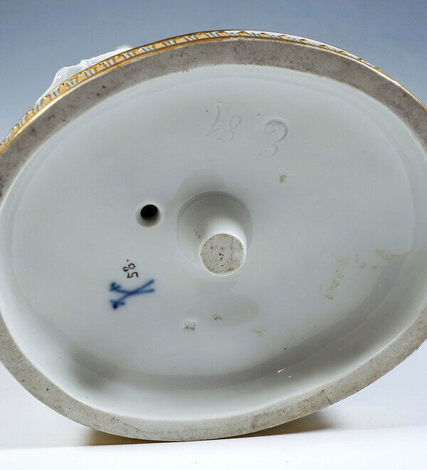 マイセン　陶器 蓋付きボックス 女性フィギュア マイセン人形「フィギュア」風俗画シリーズ 幸せな家族 – アンティーク