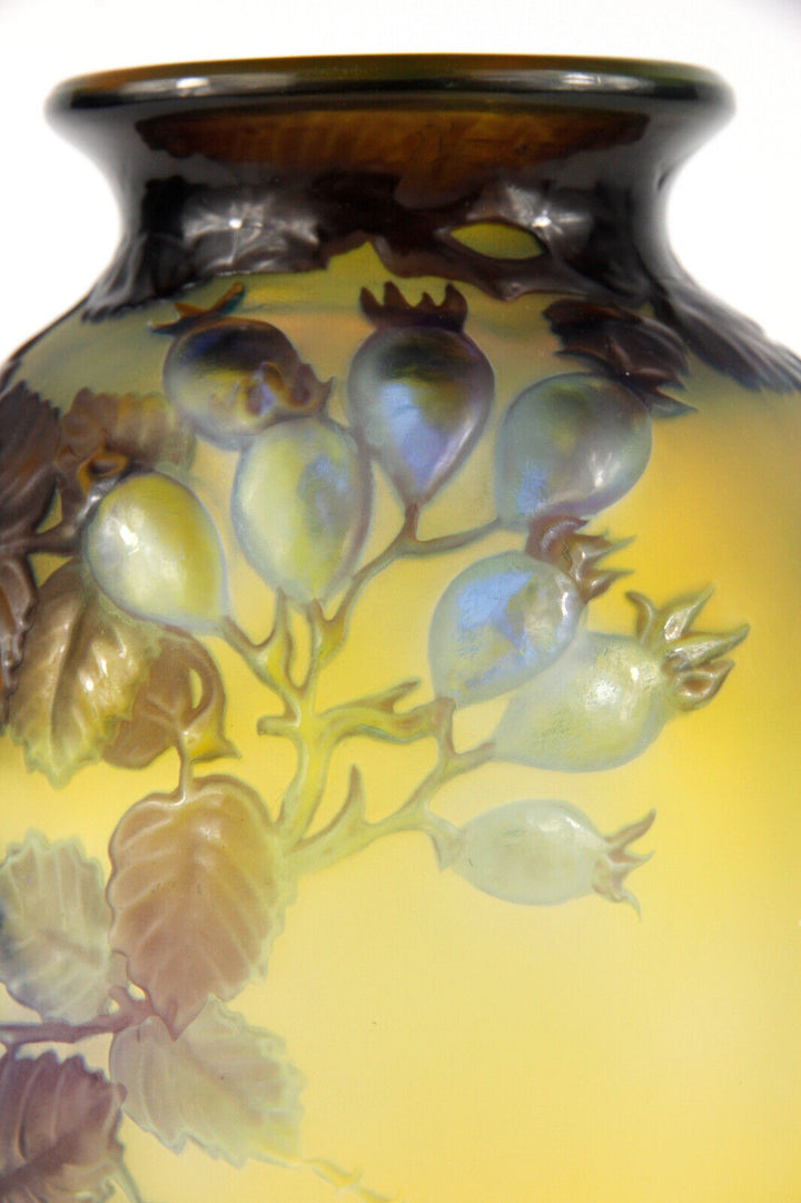 エミールガレ 薔薇の蕾が描かれた花瓶 1920年頃の作品　アールヌーボー期