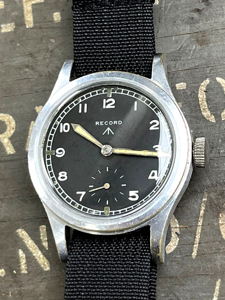 レコードWWW ダーティ・ダース ウォッチ cal.022K 自動巻き腕時計 WW2支給品 1944/45年 - 整備・動作確認済み