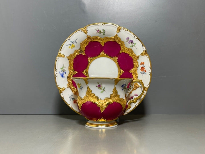 マイセン　Bフォーム　ワインレッドカップ＆ソーサー＆プレートセット　２級品