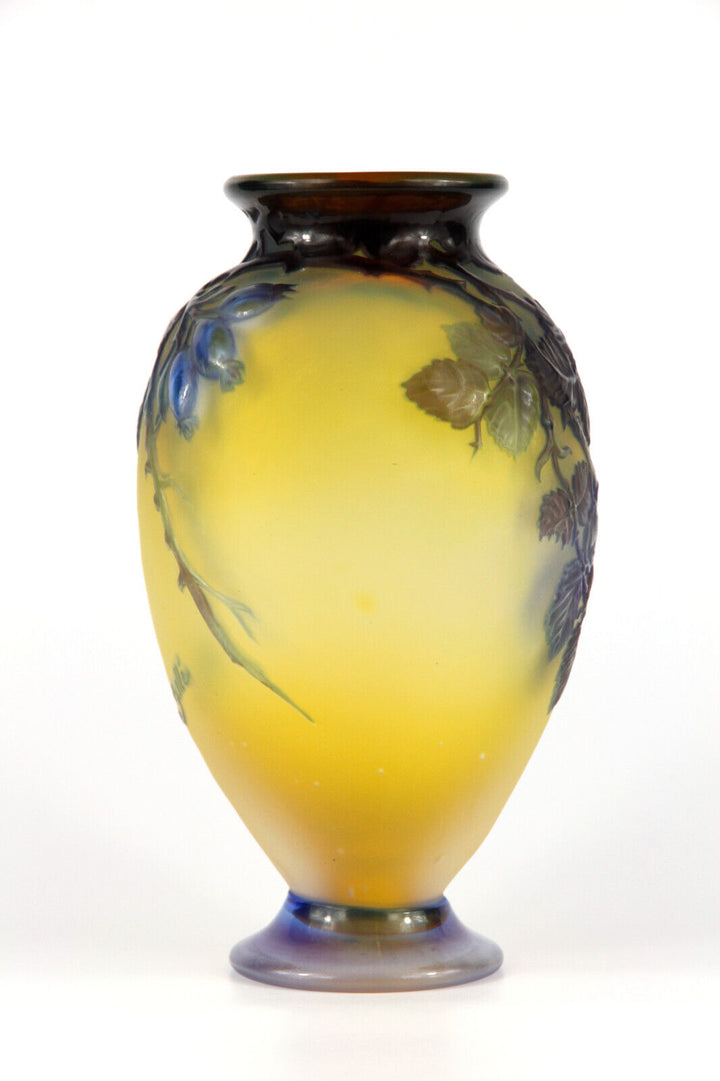 エミールガレ 薔薇の蕾が描かれた花瓶 1920年頃の作品　アールヌーボー期