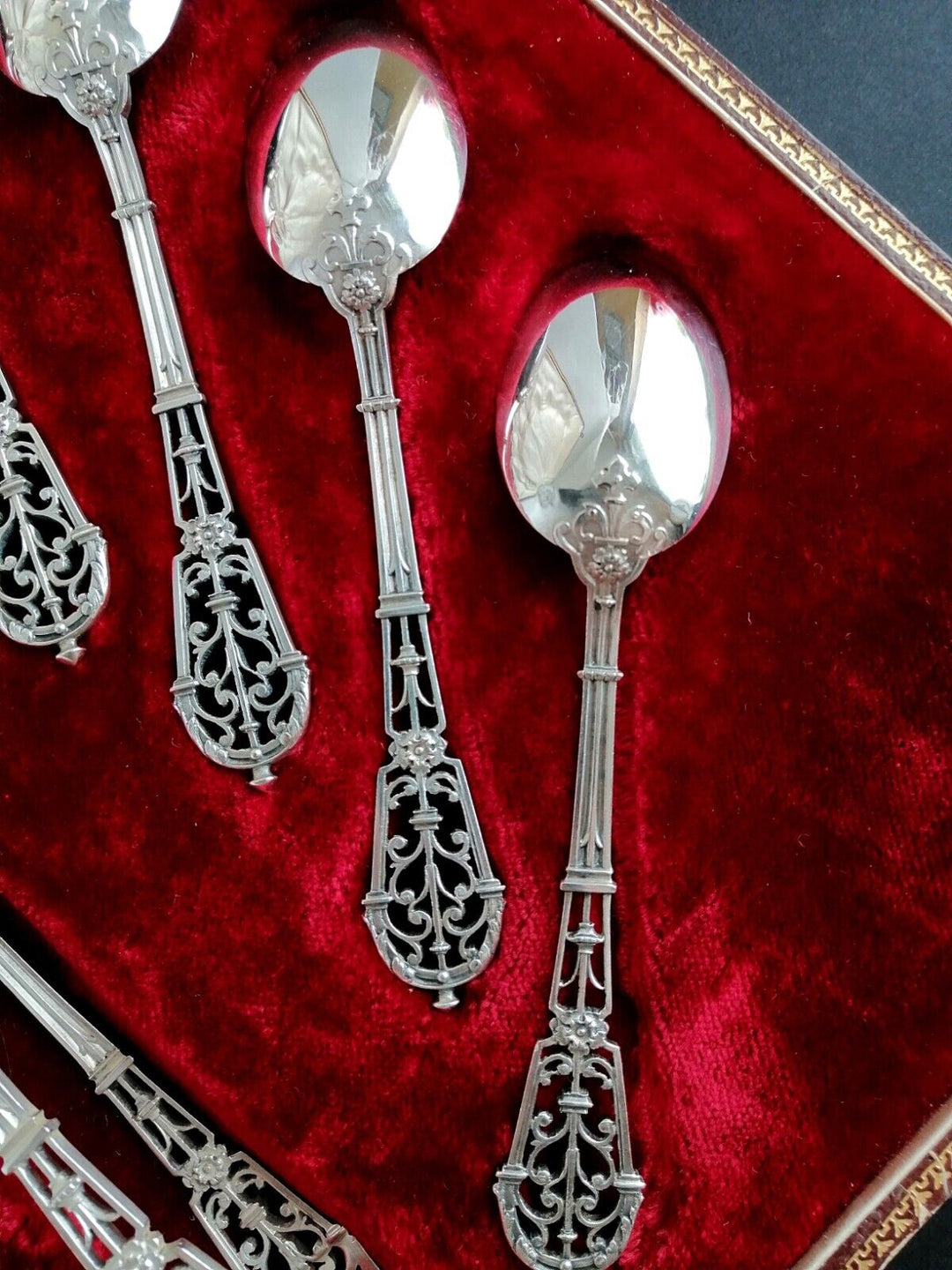 ピュイフォルカ フレンチ スターリングシルバー ゴシックルネッサンス フラットウェアセット