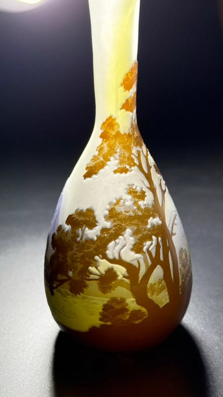 エミールガレ 山と湖の風景が描かれた一輪挿し バンジョー型花瓶