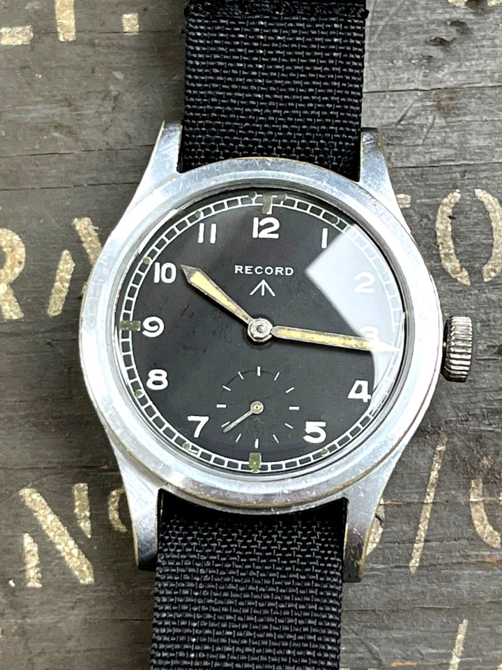 レコードWWW ダーティ・ダース ウォッチ cal.022K 自動巻き腕時計 WW2支給品 1944/45年 - 整備・動作確認済み