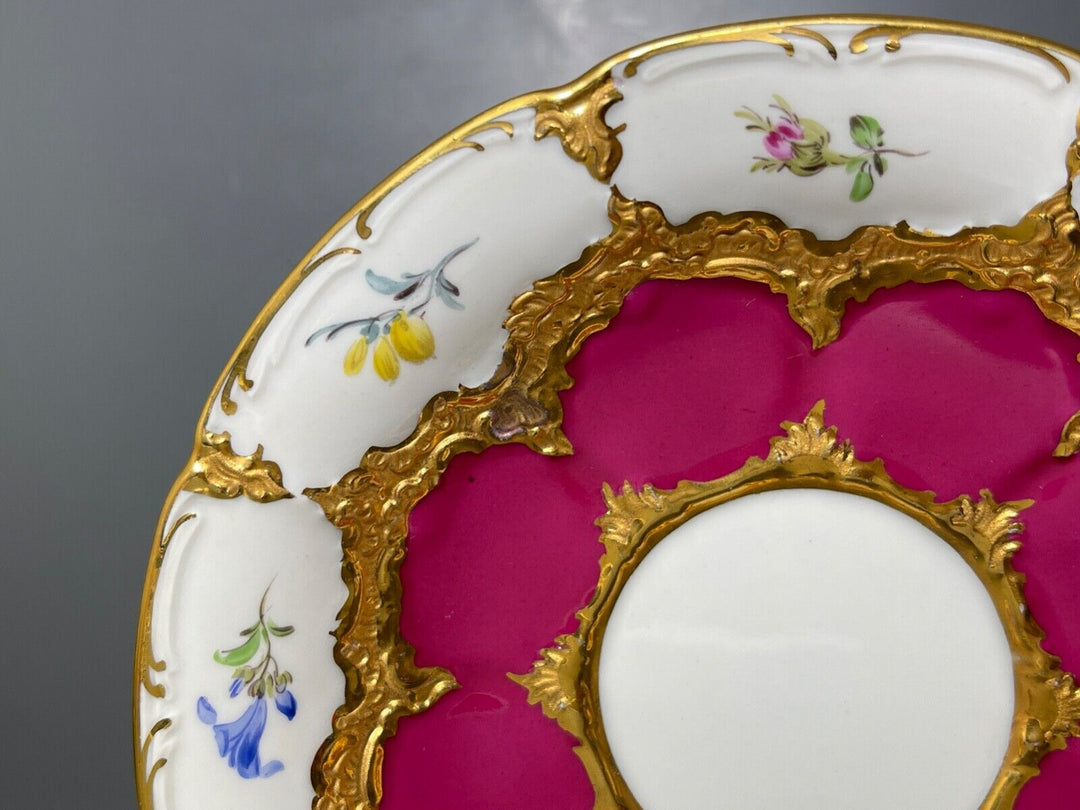 マイセン　Bフォーム　ワインレッドカップ＆ソーサー＆プレートセット　２級品