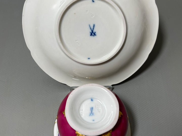 マイセン　Bフォーム　ワインレッドカップ＆ソーサー＆プレートセット　２級品