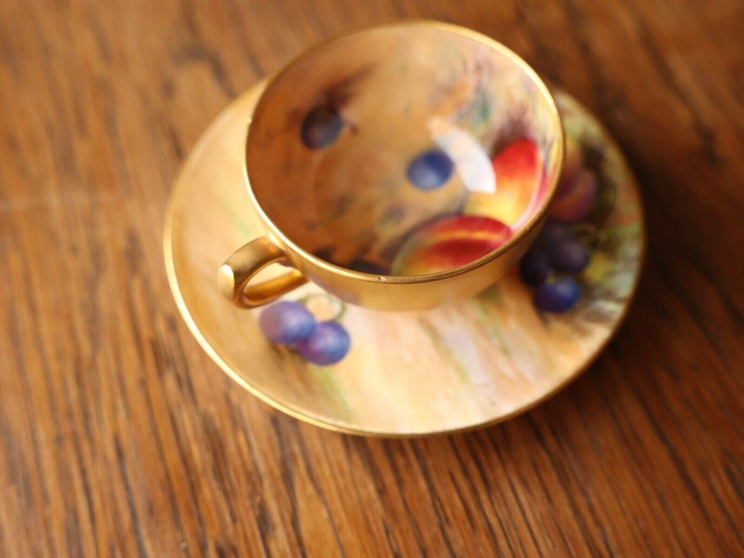 ロイヤルウースター フルーツ柄のカップ＆ソーサー イギリス 1926年頃