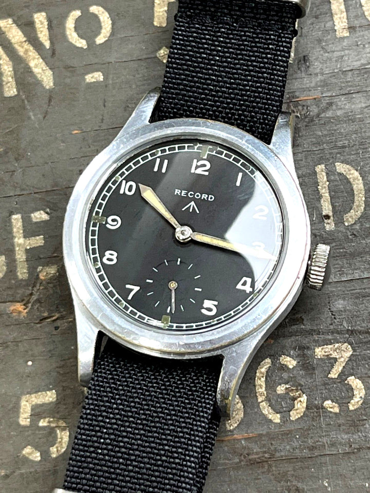 レコードWWW ダーティ・ダース ウォッチ cal.022K 自動巻き腕時計 WW2支給品 1944/45年 - 整備・動作確認済み