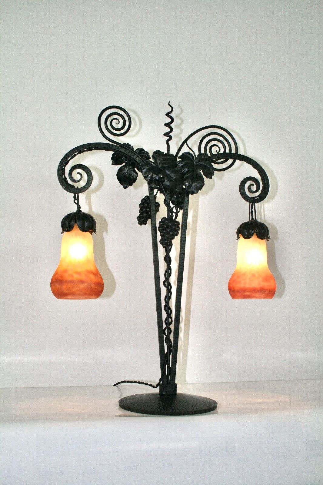 ミューラー兄弟 アールヌーボー調テーブルランプ 鍛鉄 1905-1920年頃の作品