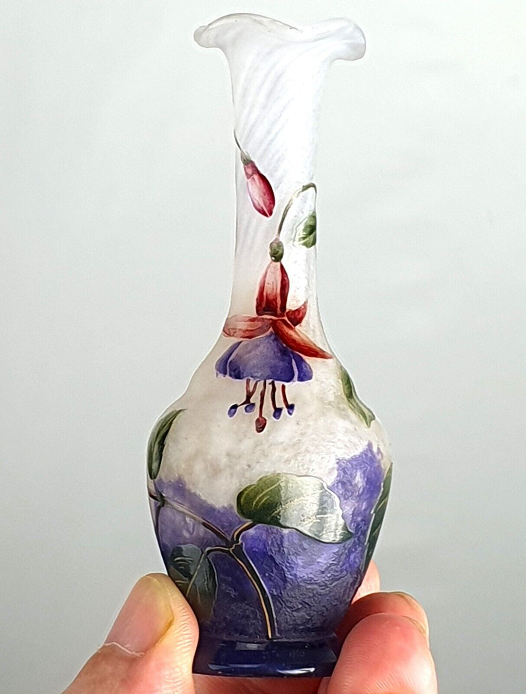 ドーム兄弟（ドームナンシー） フクシアの花のくびれ型花瓶